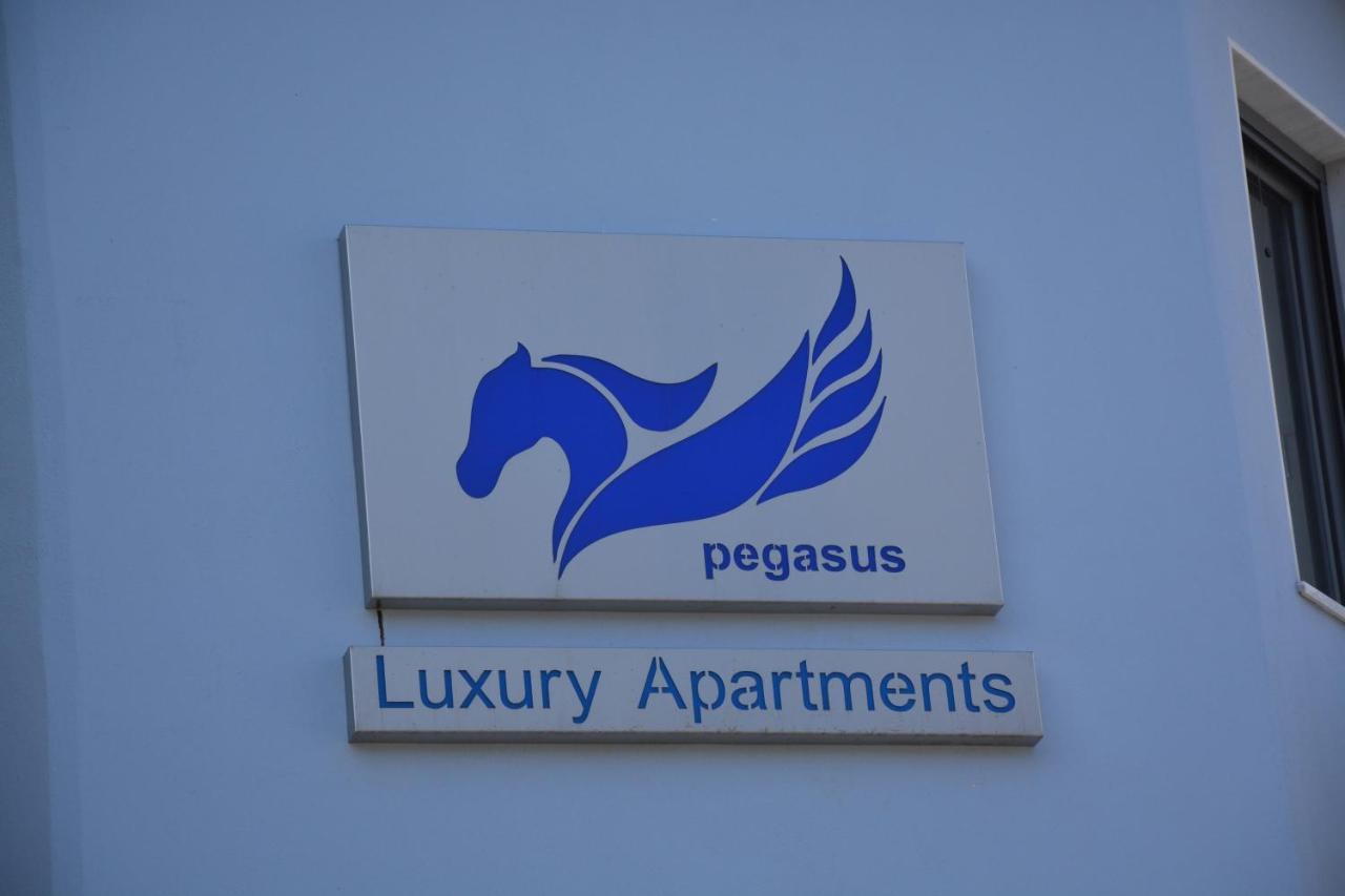 Pegasus Sea View Luxury Apartments Vrasná Esterno foto