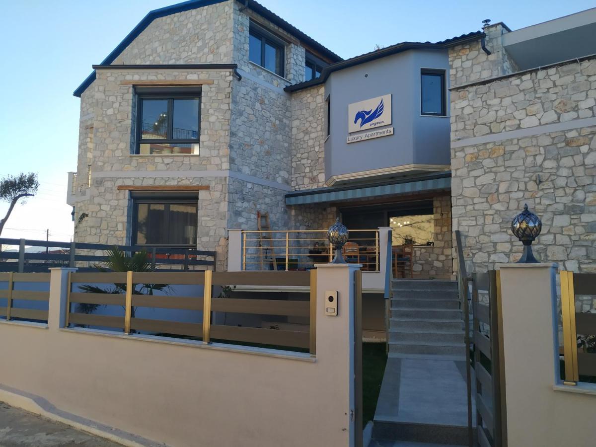 Pegasus Sea View Luxury Apartments Vrasná Esterno foto