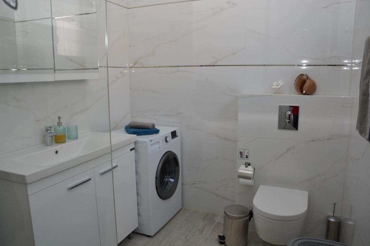 Pegasus Sea View Luxury Apartments Vrasná Esterno foto